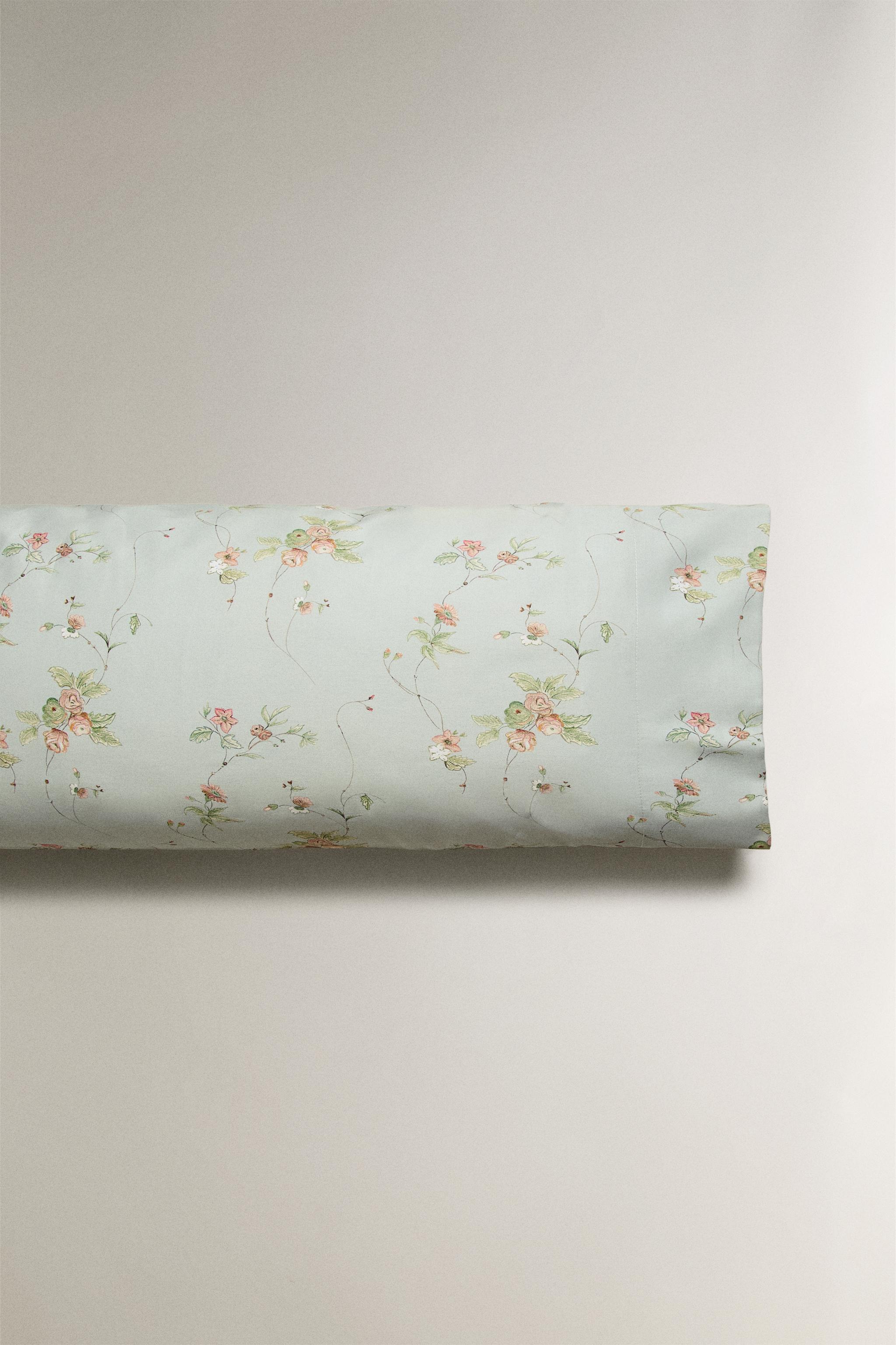 SATEEN PILLOWCASE WITH FLORAL BRANCHES (300 THREAD COUNT)